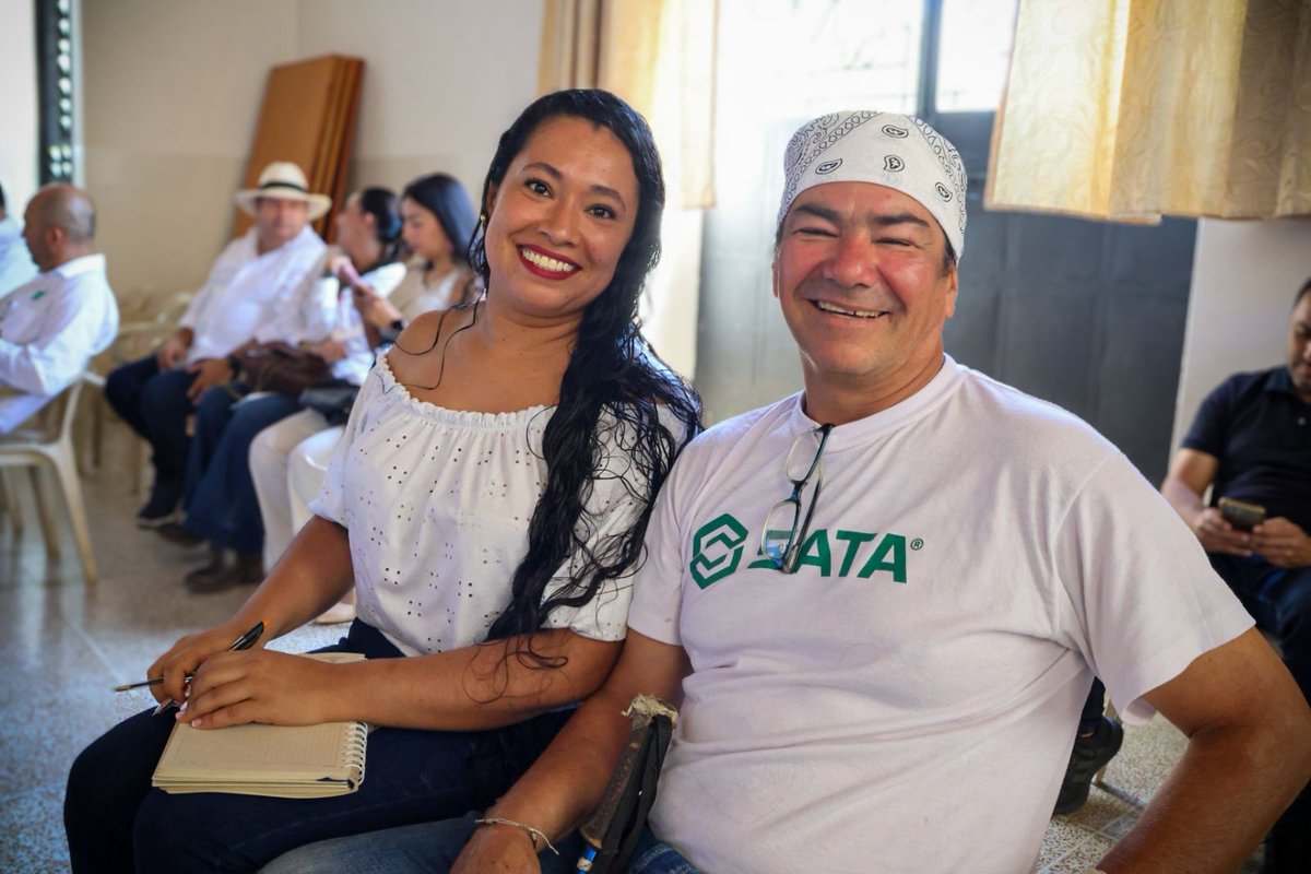 UsolidariaCo's tweet photo. Hoy en San Gil se desarrolla el Cabildo Solidario, un espacio de articulación junto a la Alcaldía de Santander, organizaciones solidarias y representantes del gobierno local y nacional, para seguir construyendo acciones que aporten al fortalecimiento del sector solidario. ✊🏻✨ https://t.co/lcvikbqGXU