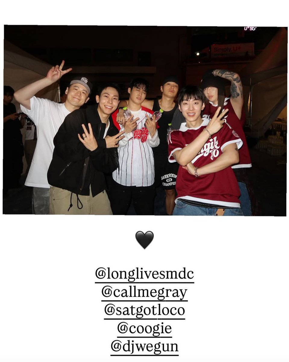dontcallmebloo's tweet photo. AOMG REUNION IN 2026🥹🥹🫂 https://t.co/KNgxgvHr28