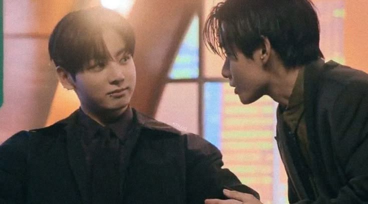 yantandle's tweet photo. #taekookau where busy single father Jungkook urgently needs help with his son Minjun. Taehyung, a university student, is desperately looking for a job and just happens to come across his offer. The problem - none of them actually has any idea how to take care of a child. https://t.co/ctvpFREQM4