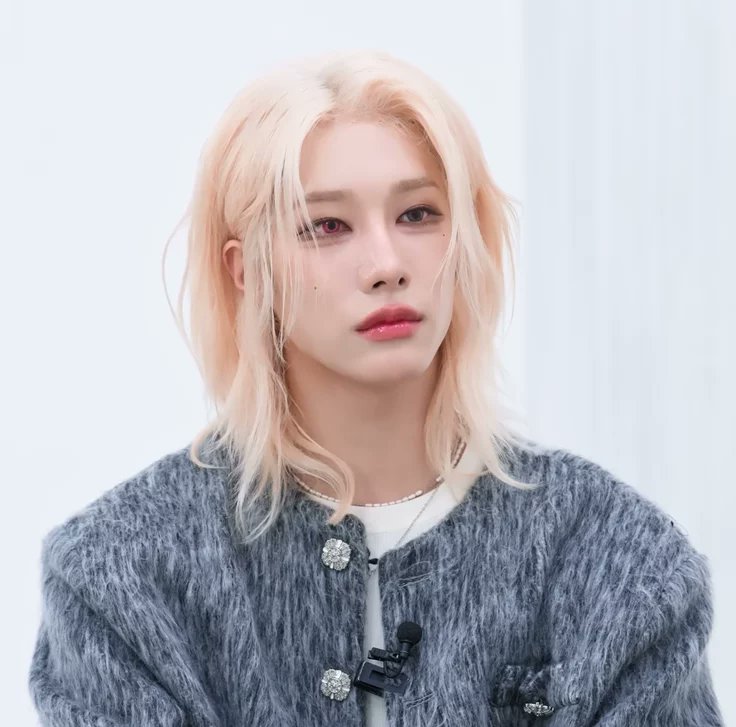 i,nana โโน tweet media