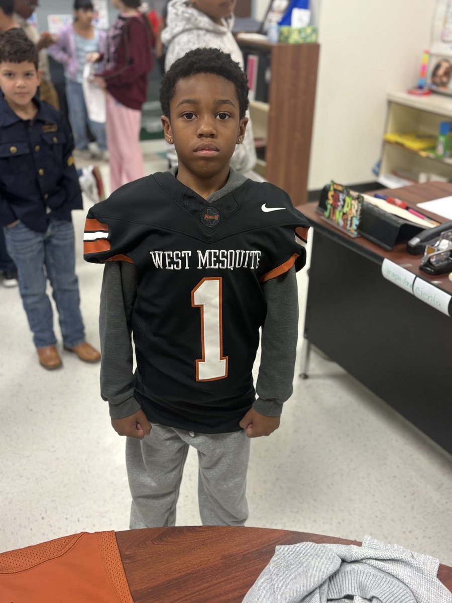 West_SideATH's tweet photo. Career Day at Floyd Elementary was a blast‼️ Future Bright 😎 #IJU 🌴 https://t.co/0D07XoDmHK
