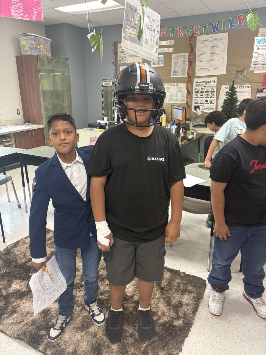 West_SideATH's tweet photo. Career Day at Floyd Elementary was a blast‼️ Future Bright 😎 #IJU 🌴 https://t.co/0D07XoDmHK