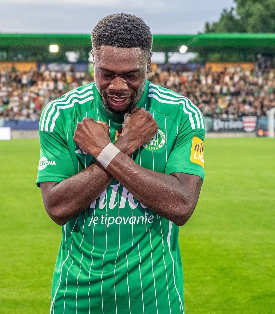 Onz_11's tweet photo. Defensive midfielder Dominique Simon is the other newcomer in Haiti's World Cup squad. The 25-year-old is plying his trade with FC Tatran Presov in Slovakia. 

📸: FC Tatran Presov https://t.co/ahB2vsDb11
