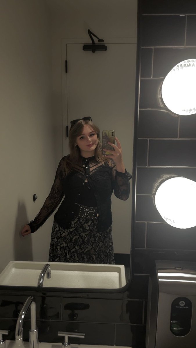 JINX ✪ @ DH ATL W/ 1DF 🌷 tweet media