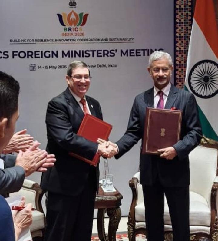 ConchitaHumanos's tweet photo. Junto a DrSJaishankar, Canciller de la India, fue firmado el Acuerdo para el Establecimiento de Consultas Políticas Intercancillerías, durante la estancia en la India de Bruno  Rodríguez como parte de la Reunión de Cancilleres de BRICS.#Cuba #PinardelRío https://t.co/knTRXLJloL