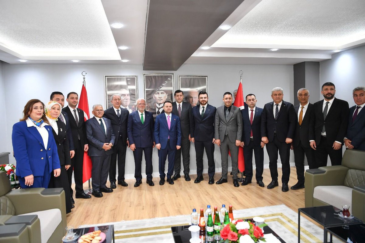 meral_kosar's tweet photo. Genel Başkan Vekilimiz Mustafa Elitaş ve Adalet Bakanımız Akın Gürlek’ın, Milliyetçi Hareket Partisi Kayseri İl Başkanlığı’na gerçekleştirdiği ziyarete eşlik ettik.

Nazik ev sahiplikleri dolayısıyla Milliyetçi Hareket Partisi İl Başkanlığına teşekkür ediyoruz. https://t.co/bm5rpNS0Tq