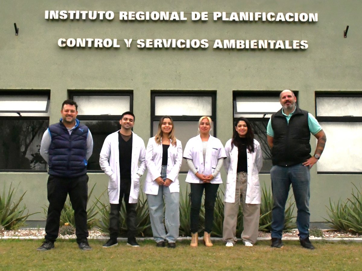 instdeambiente's tweet photo. 🔬El @instdeambiente participó en el VI Congreso Argentino de Microbiología (CAM). El equipo de labo presentó una investigación sobre la calidad microbiológica del agua en diques de La Rioja, con información clave para el monitoreo del recurso hídrico.
https://t.co/LXWFvyKbiZ https://t.co/pnNKO9IRhO
