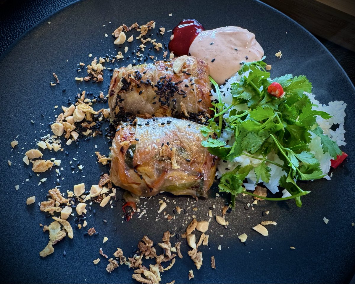 Spirelli79's tweet photo. #springrolls #flühlingslollen #yummie #selbstgemacht https://t.co/KSebada3tx