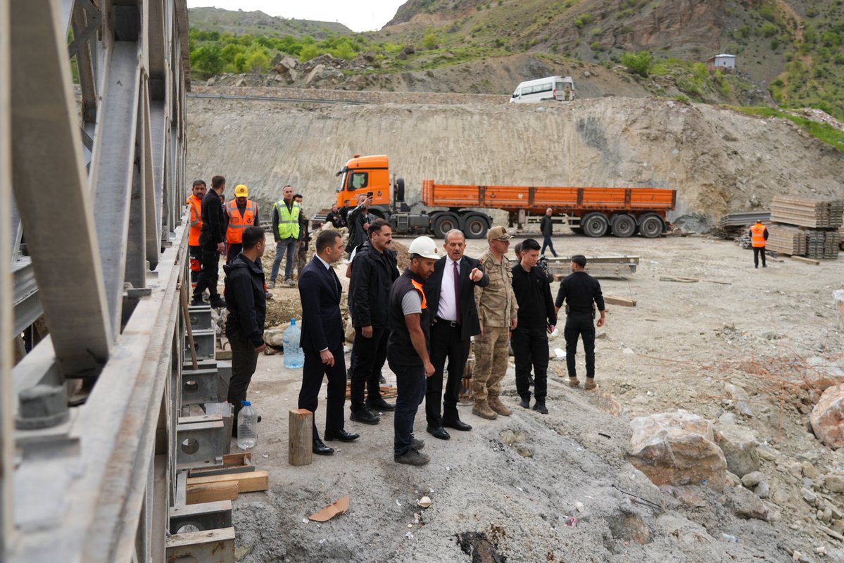 T.C. HAKKARİ VALİLİĞİ tweet media