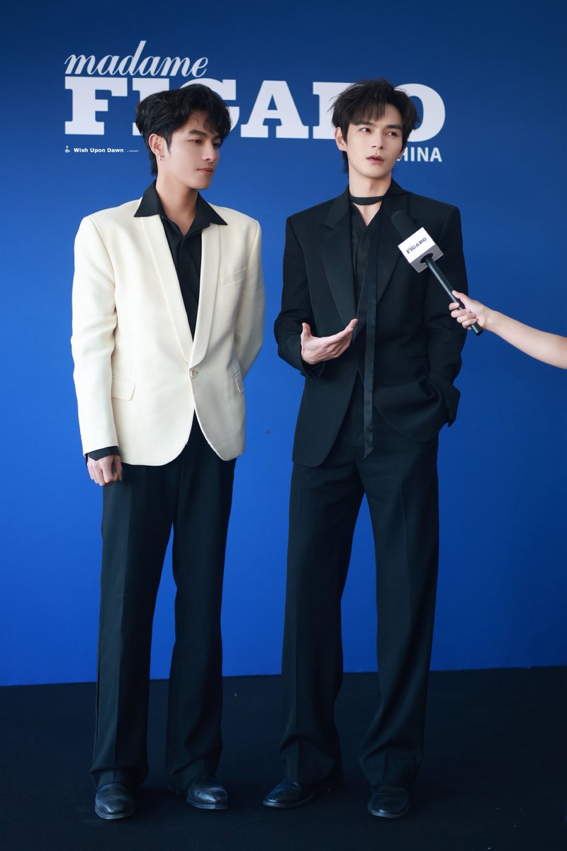 HAVEFUNGELLA's tweet photo. 저 착장으로 피가로 인터뷰 했네? 
영상 풀어주실거죠? 

#FIGARO #XiZhao https://t.co/PE3V0FbuE6