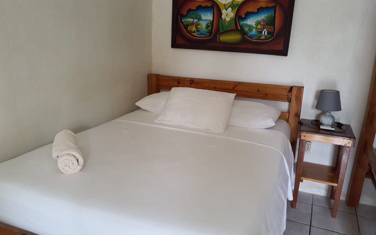 InturRACCS's tweet photo. 📍Casa de Huésped Sunshine, Little Corn Island ☀️🏝️

Disfrutá del encanto caribeño y un descanso perfecto en Sunshine. Ofrece habitaciones cómodas y amplias, con aire acondicionado, baño privado y un ambiente tranquilo que garantiza una estadía relajante y placentera 🌊🌺💙🌴 https://t.co/9HuCPZov86