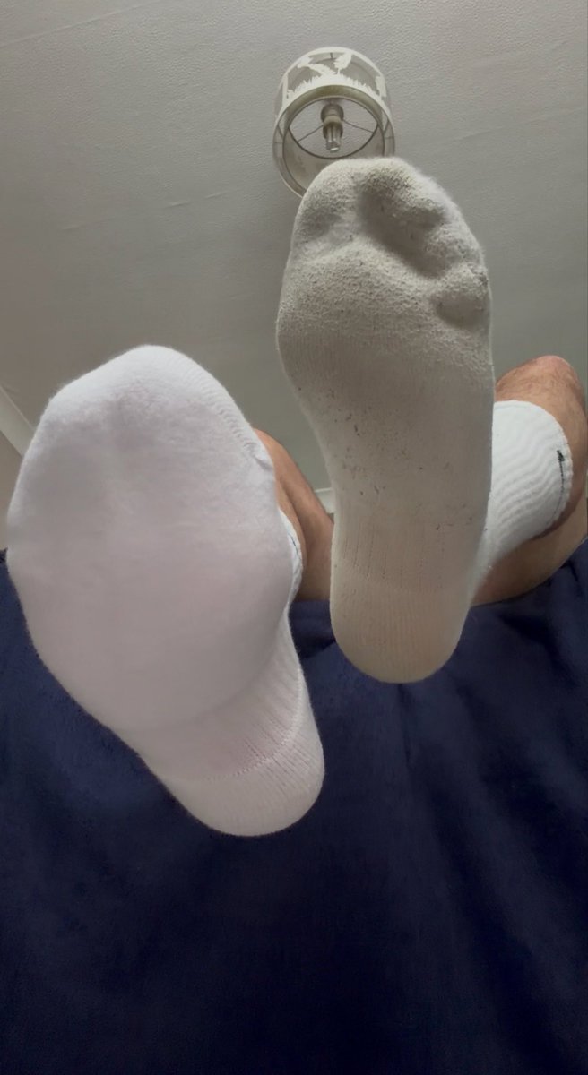 masterjord01's tweet photo. New v used. I know which one you’re taking 😈

#findom #cashmaster #whitesocks #alpha https://t.co/FDHxX38Iim