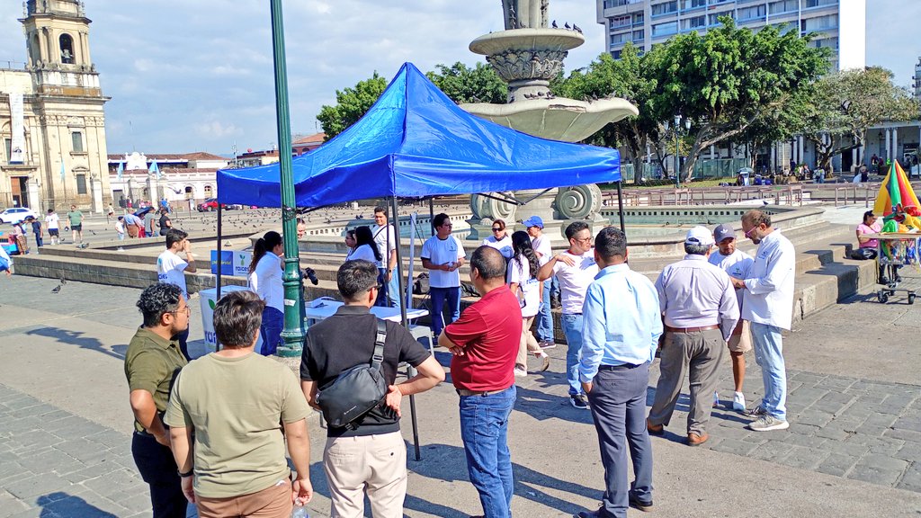 VicenteCarrera_'s tweet photo. ¡Estamos a nada de reunir las adhesiones necesarias para que @raicesguate sea constituido como partido político amigos! ¡Sigan adhiriéndose!

📸 @alexandro_x86 https://t.co/0zRdth6tRj