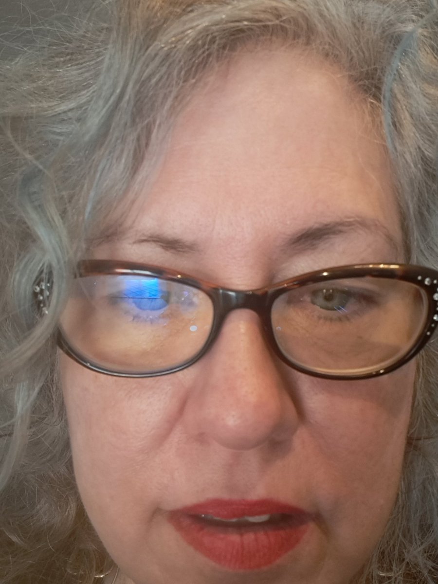 deedee tweet media