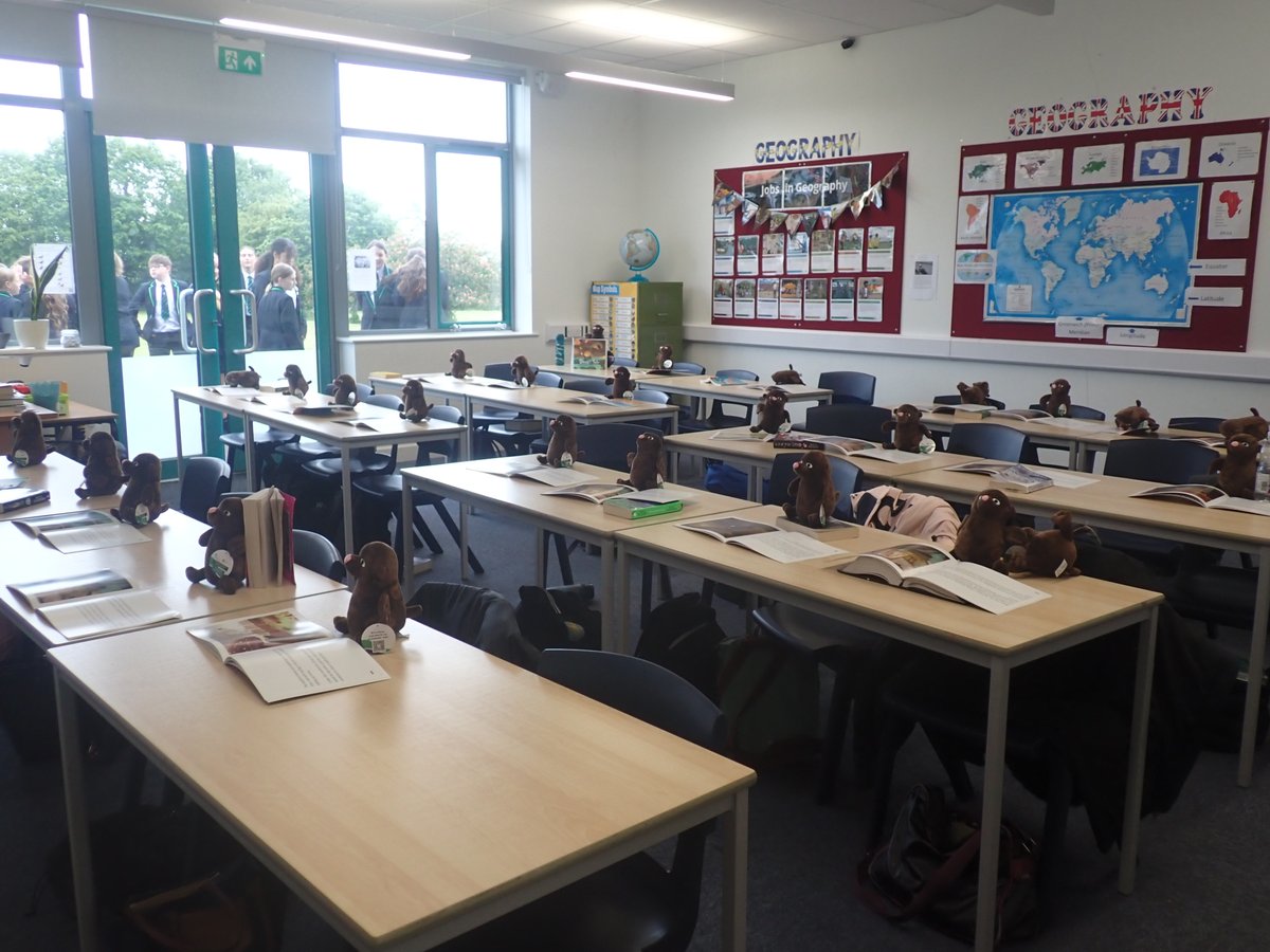 BHAPottingSheds's tweet photo. A huge box arrived in the geography classroom this week, stuffed to bursting! ππ
Thank you https://t.co/cfUSQ3PBFj for this amazing gift & #sustainabilitylearning resource!
A class pack of #DarcysTale books & 31 Darcy moles to raise awareness of groundwater flooding. ππΉπππ https://t.co/xnwJrGUdxQ