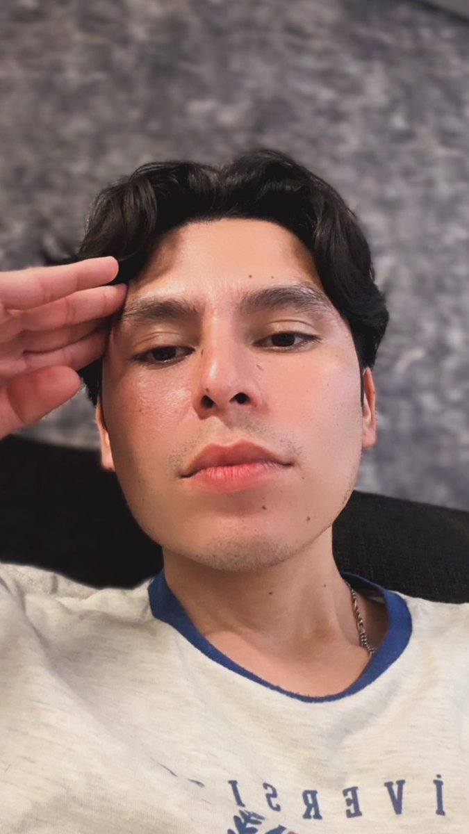 TwinkIbso's tweet photo. Viernes ✨ https://t.co/14aWDTeHI5
