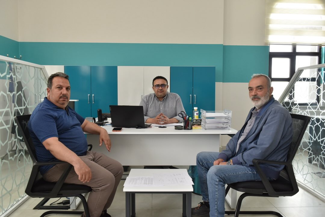 SiverekGC's tweet photo. Cemiyetimizin kuruluş belgelerini Siverek Kaymakamlığına teslim ederek işlemleri tamamladık.

Şehrimize ve basın camiasına hayırlı olmasını dileriz. https://t.co/7E8lBmELKx