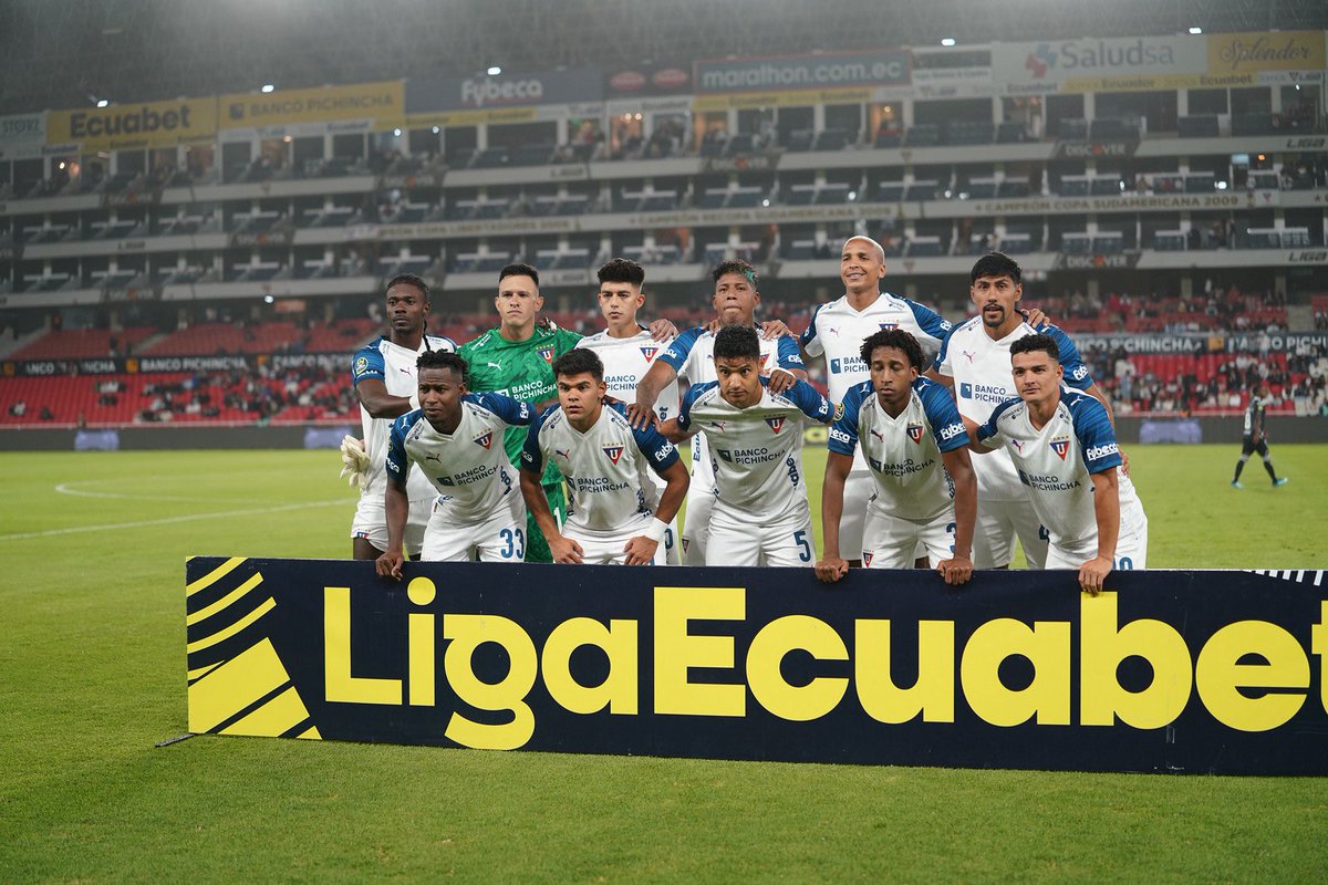 EcuabetOficial's tweet photo. 🚨 GIVEAWAY FLASH 🚨

¿Quieres ir al Liga 🆚 Técnico U. ? 👀🔥

Estamos regalando 2 PASES DOBLES a tribuna 🎟️⚽

Para participar:
1️⃣ Sigue a @Ecuabet  
2️⃣ RT a este tweet 🔁  
3️⃣ Comenta con tu ID Ecuabet 💰

⏳ Sorteo relámpago… ¡participa ya sobrino https://t.co/LI0DytZ9hu