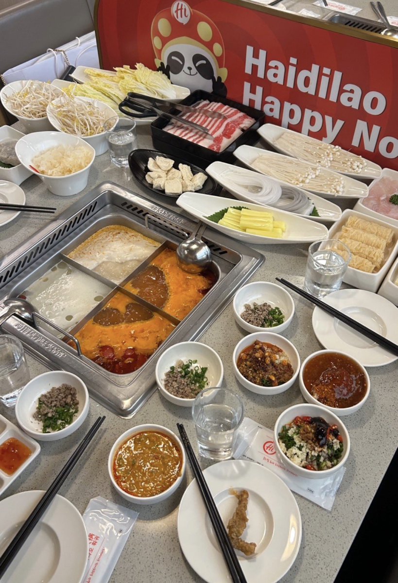 delululuv's tweet photo. 요즘 열심히 먹으러 다니느라 바빳어요 o(≧v≦)o https://t.co/xVoVN9N4cw