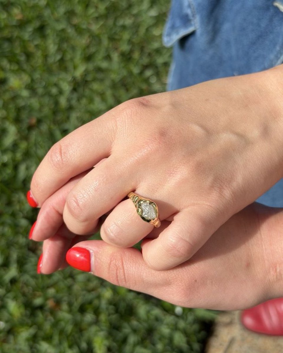 BrianGavin's tweet photo. Ainslie, thank you for the kind words. 💎

“Absolutely beautiful ring. Seamless design process with the team. Always in communication. Designed my fiancé’s dream ring.”

We loved working with you on this, and we’re so happy we could be part of such a special season for you both. https://t.co/HqkR1N5LTu