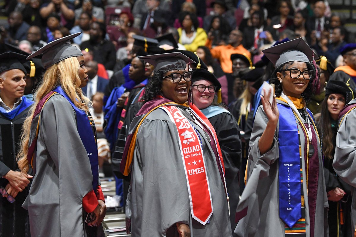 UMESSANS's tweet photo. UMES SANS students celebrate graduation during the 139th Spring Commencement on the campus of the University of Maryland Eastern Shore today. 🎓

Photos by Todd Dudek, UMES Ag Communications
@umesnews https://t.co/mkUB38HoLi