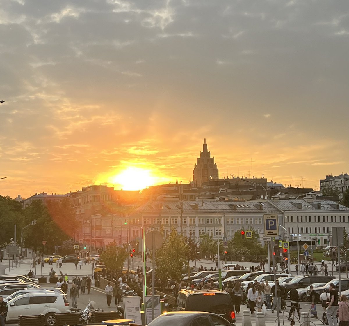 alleshov's tweet photo. #MoscowEvening #MoscowSpring https://t.co/fJn8SvHdgA
