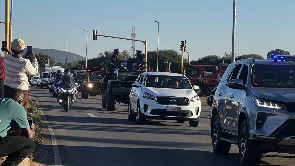 MyBotswana's tweet photo. “Some Man are more equal than others”. Batswana came in numbers to bid their final farewell to a Man unmatched. 🥰😍🇧🇼 https://t.co/xXZYrBmMBV