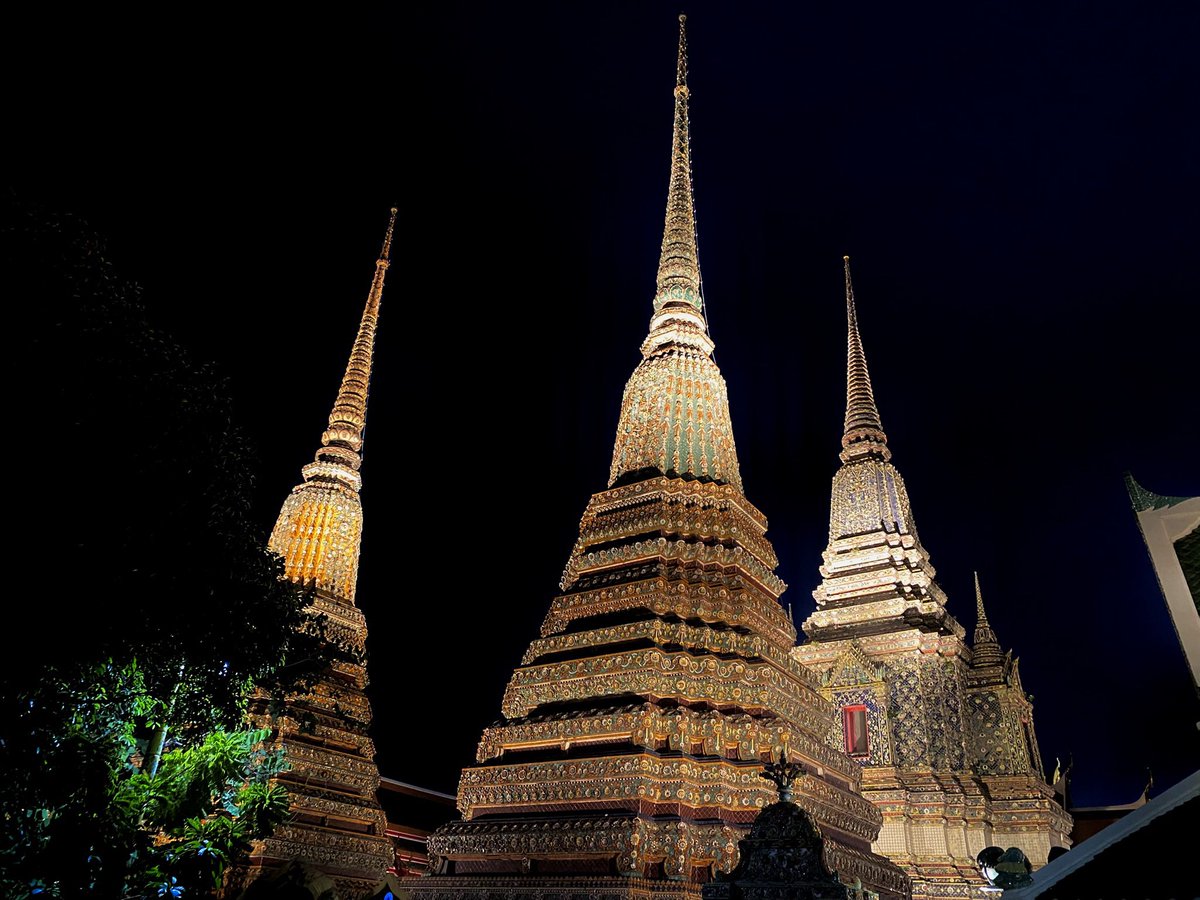 จ๋ tweet media