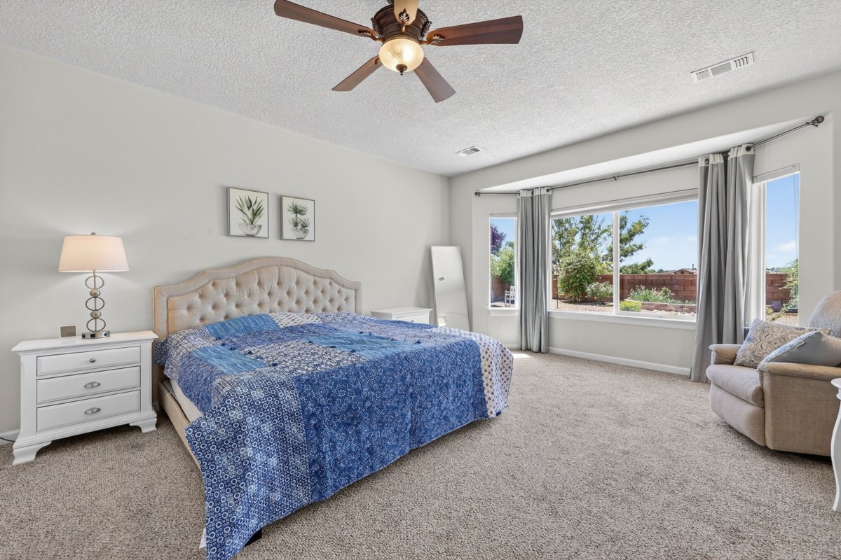 PhotoSnapABQ's tweet photo. We're not just photographers; we’re your marketing department. 🤝 From stunning stills to viral-ready video content, @PhotoSnapABQ is dedicated to helping #Albuquerque Realtors® grow their reach and sell homes faster. Let’s make 2026 your best year yet. 📸 🏠 #Realtor #Branding https://t.co/uAJSCsImRX