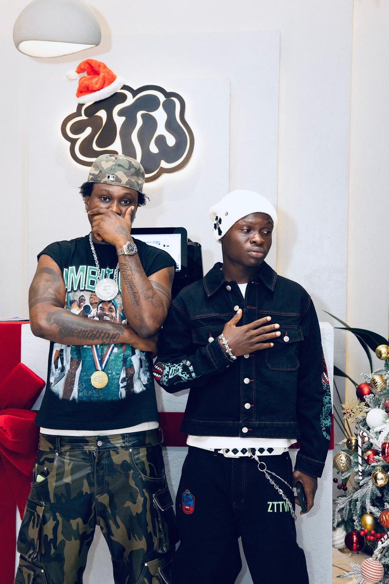 igbohiphopNG's tweet photo. Zlatan Co-Sign Nigerian Rising Singer @_Boyzid at his ZTTW Store 2026.

Few days Ago Na JERIQ Co-Sign. https://t.co/PRb6yuilNj