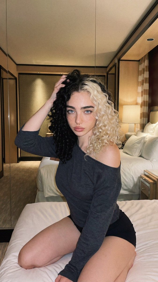 darya novak tweet media
