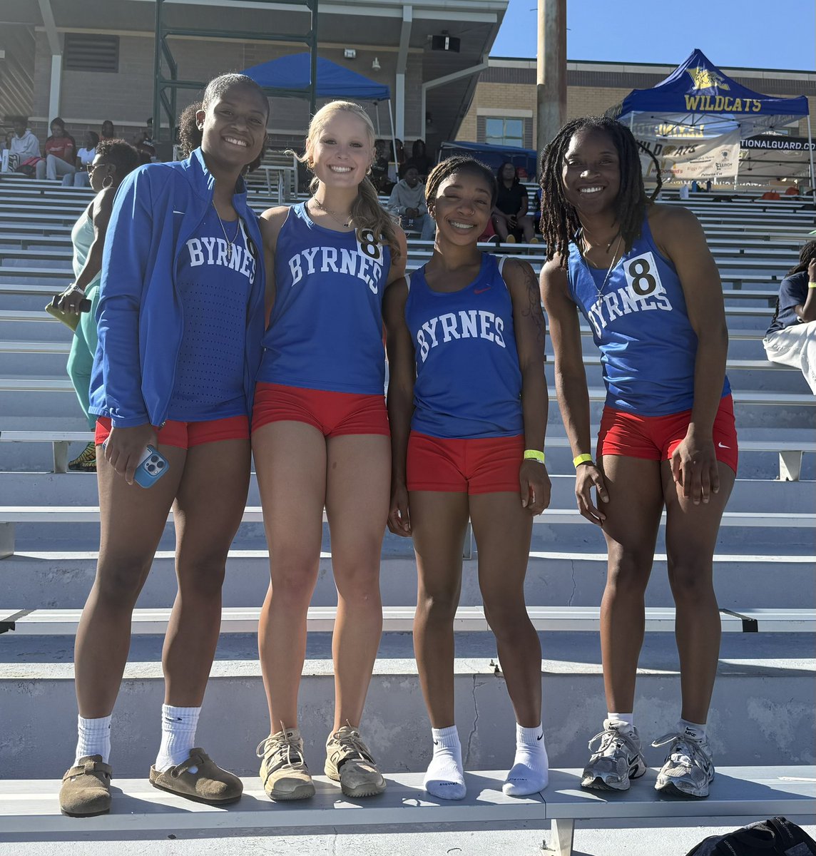 CoachSegarra's tweet photo. Proud of the 4x100 teams! 😤💪 https://t.co/5UeWCKvHCT