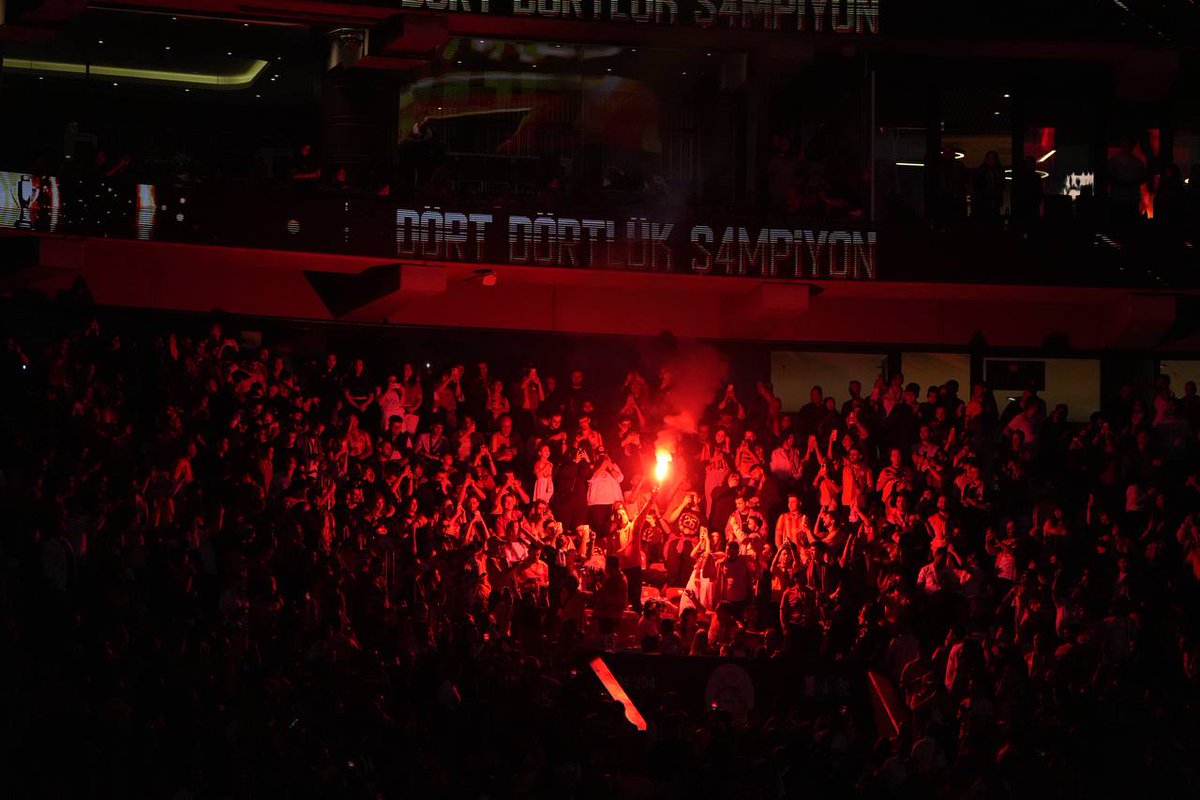 ultrAslan's tweet photo. 🔥 DÖRT DÖRTLÜK Ş4MPİYON! 🔥

#DOMİN4SYON

#ultrAslan https://t.co/GcpFxHE0vI