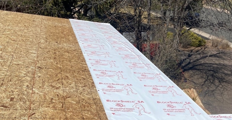 VaproShield's tweet photo. BlockShield SA Plus for roofs' ability to be installed in below freezing temperatures and compatibility with various building sealants provided additional flexibility during the installation process.

#roofing
4/4 https://t.co/icYmz3EM0B