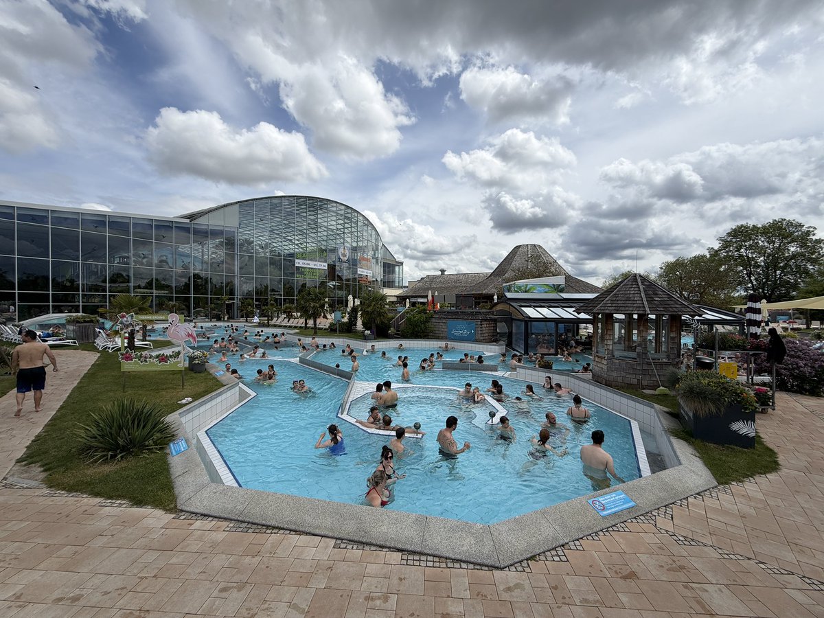 Attractions 360° tweet media