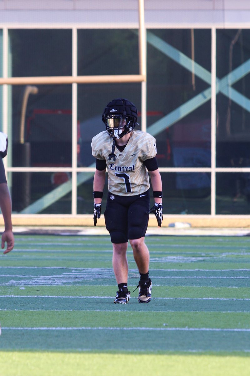 Stone_j9's tweet photo. Just a few photos and clips from our spring game. Can’t wait for this upcoming season at Little Rock Central! https://t.co/98mPBacXfq