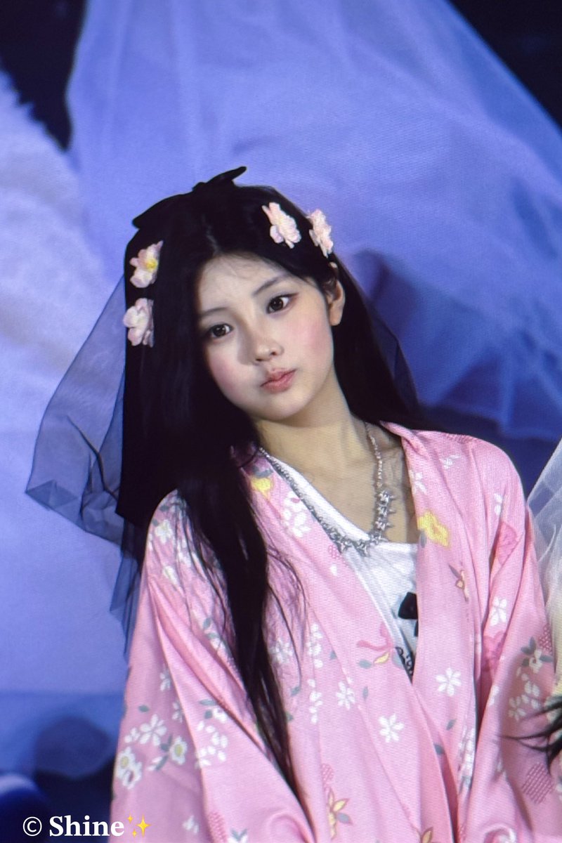 SHINE__0626's tweet photo. 260516 ₍ᐢ. ̫ .ᐢ₎ 뮤직아트 pre
완전 여신 💕
#아일릿 #ILLIT
#원희 #WONHEE https://t.co/GiwRlILRKR