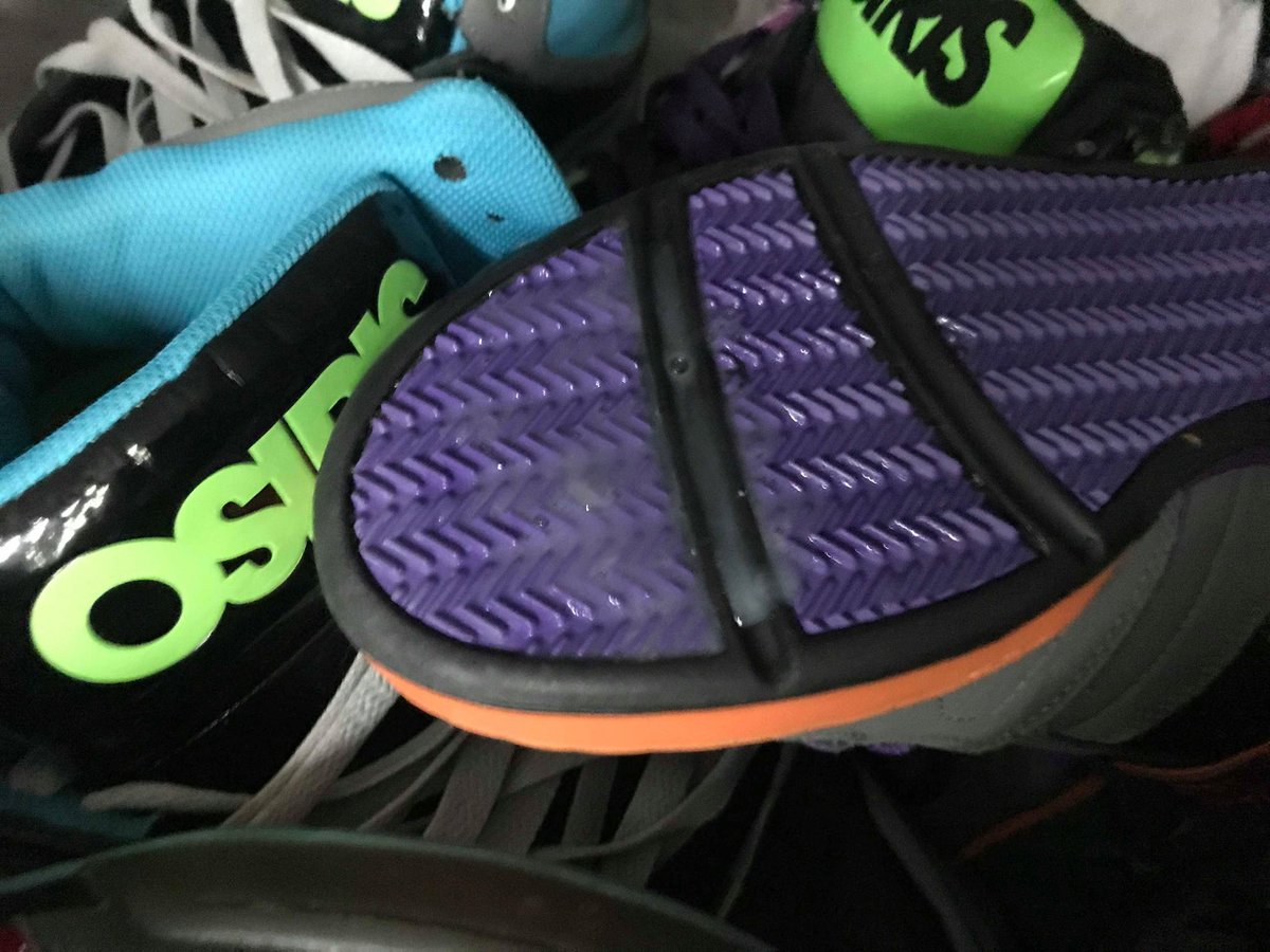 MXSNEAKER tweet media