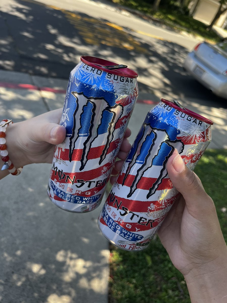 _4ppleC1der's tweet photo. Me and my wife @sack_doll tried the new monster 😋 

We both rate it like a 9/10 highly recommend https://t.co/oBdR6az22R