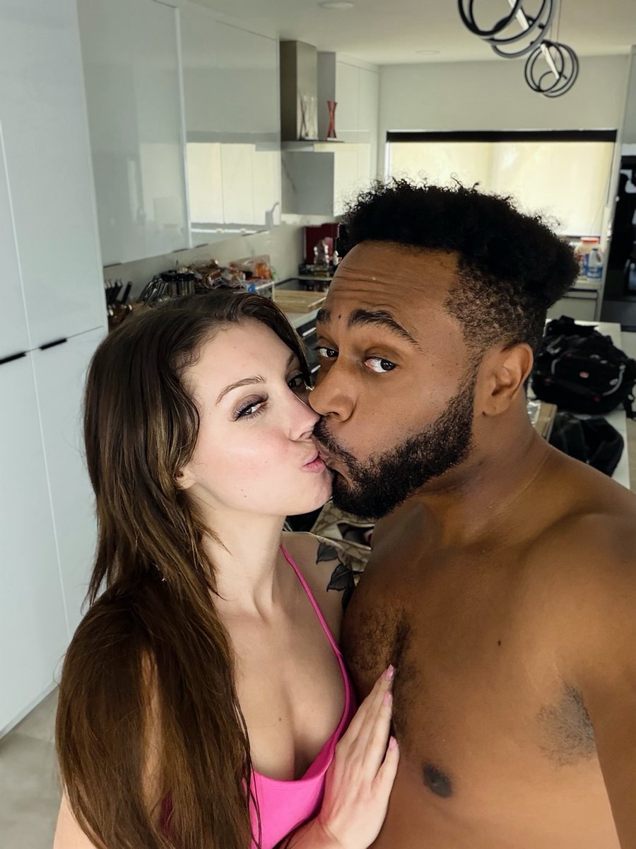 Jordan Dikher Wright xbiz miami tweet media