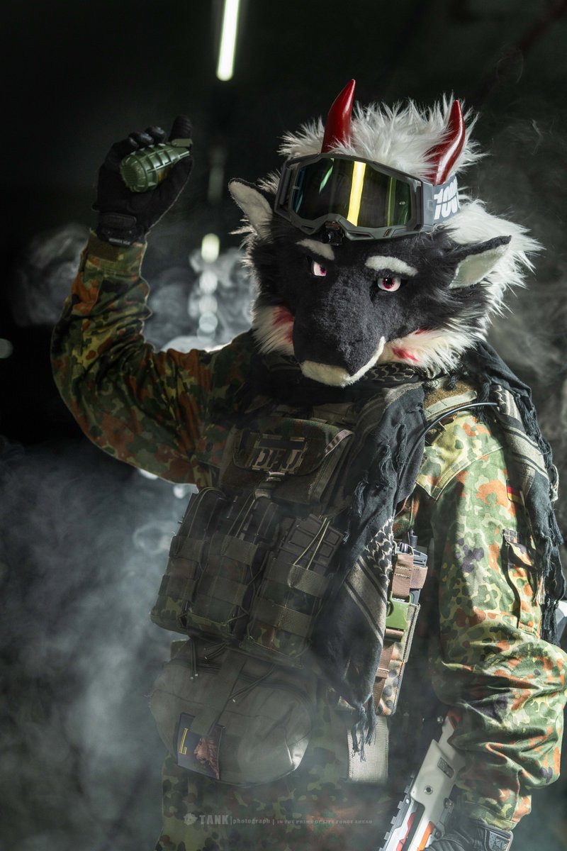 oldertank's tweet photo. #furry #fursuit #FursuitEveryday
一些尼龙图图 https://t.co/roHlxp4syW