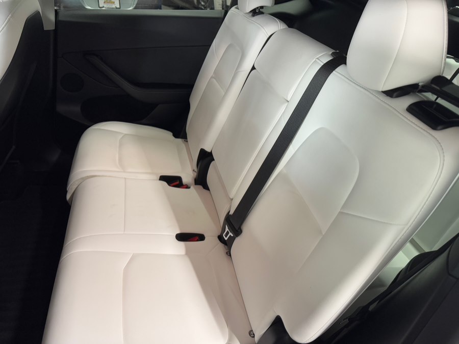 CheapTeslas's tweet photo. HW4 2023 Model Y LR AWD
White/White
71k Miles
Clean Title, One Owner - No Accidents, Taxi History

HW4 (FSD Capable w/Subscription)
Base Autopilot
7 Seater
Premium White Interior
Battery/Drive Unit Warranty Intact

Overall car is very clean besides just a couple of minor imperfections. Car was wrapped basically its whole life and wrap was just removed, paint is awesome underneath. One small dent on rear hatch and small crack on front bumper. Interior shows very well.

Listed at $27,000

Located in NY