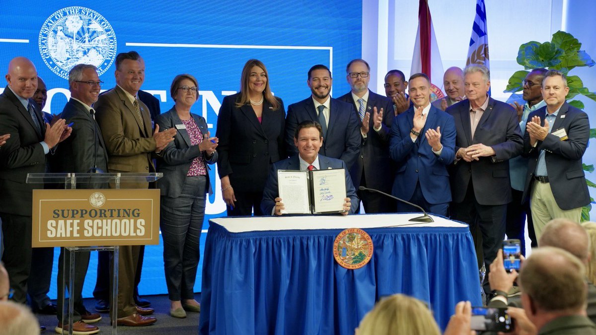 Ron DeSantis tweet media