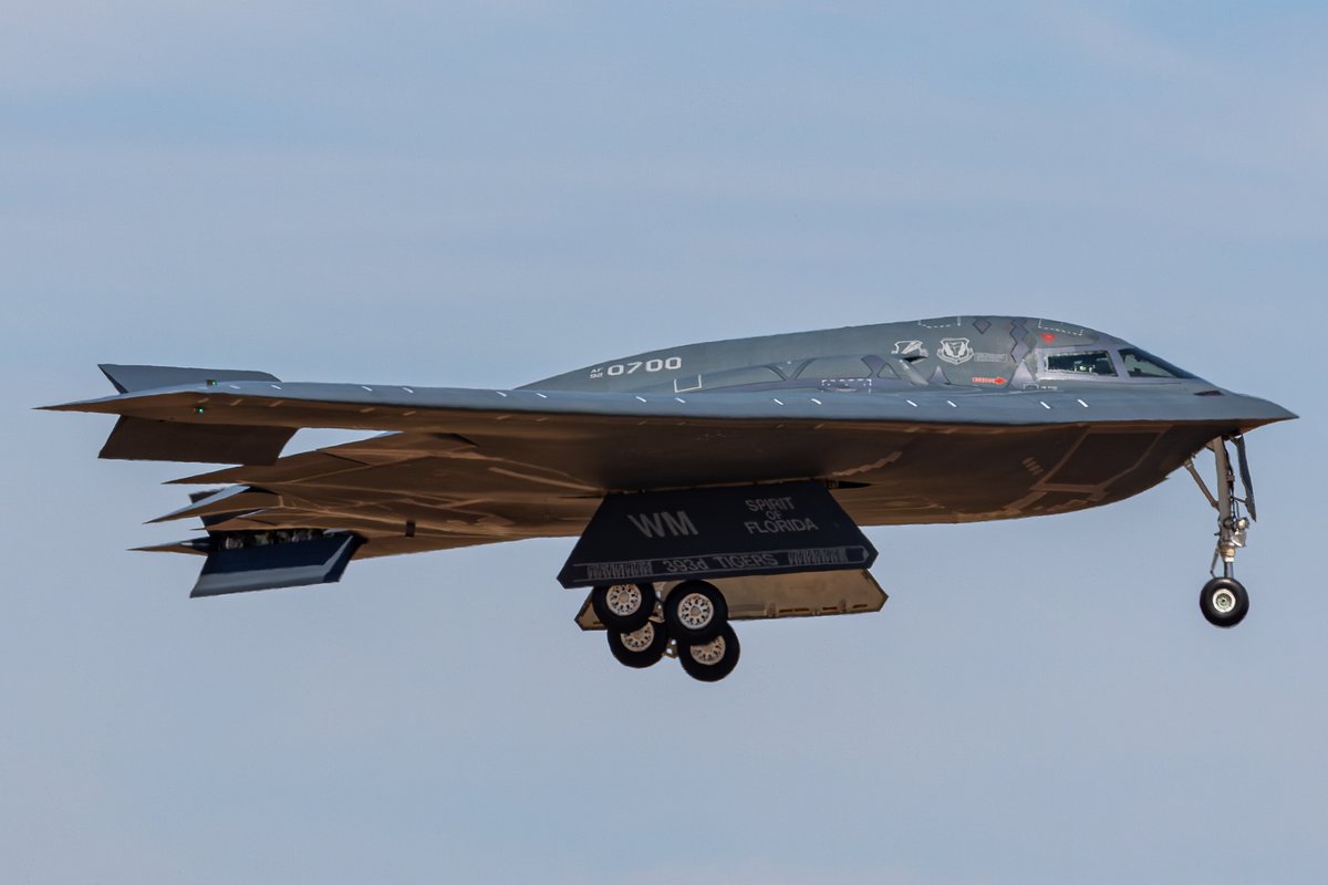 JakeWoodwardAir's tweet photo. Always a good day when a Spirit stops by🤙🏽
Here’s Spirit3 making a surprise and single pass at Dyess AFB yesterday. So glad I was in the right place at the right time. https://t.co/M1hzDynatP