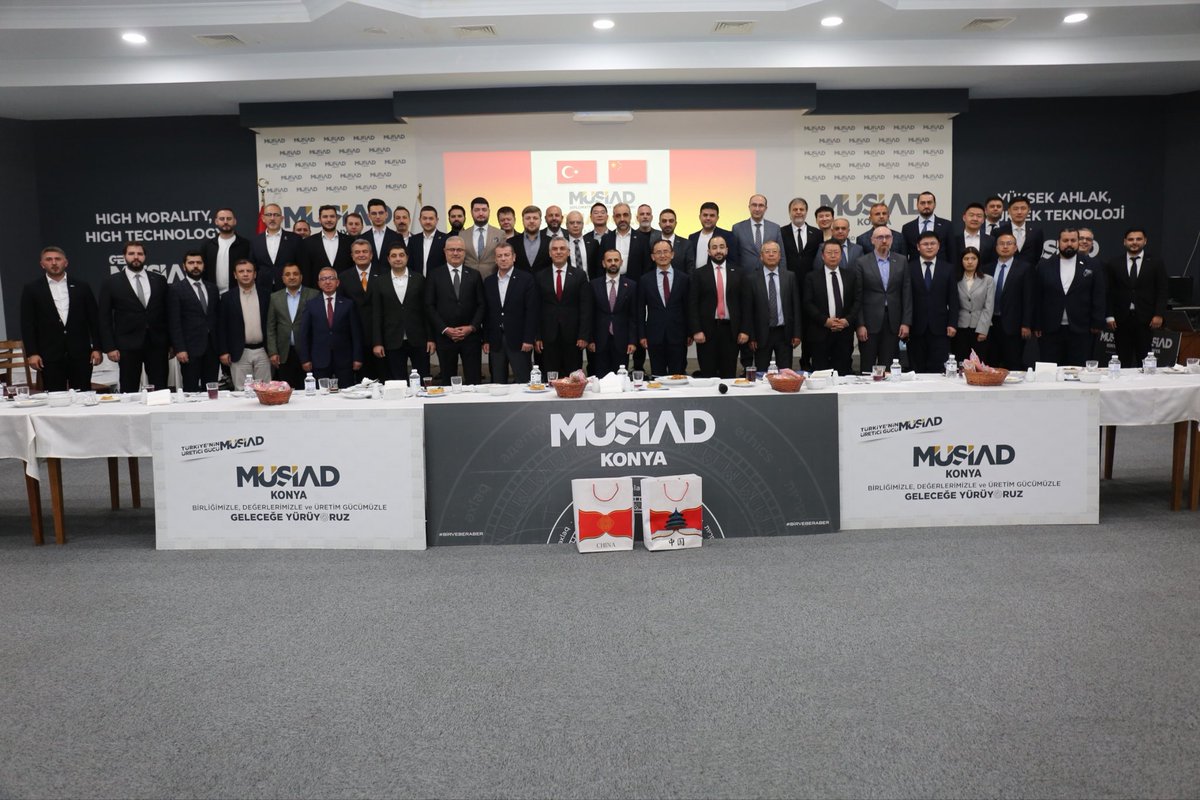 MUSIADKonya's tweet photo. Çin Halk Cumhuriyeti Ankara Büyükelçiliği’ni misafir ettiğimiz Anadolu Ekonomi Diplomasisi programımızı, geniş bir katılımla MÜSİAD Konya Şubemizde gerçekleştirdik.

Programda; Çin Halk Cumhuriyeti Ankara Büyükelçisi Sn. Jiang Xuebin ve beraberindeki heyeti, ÇİNSİAD Genel Başkanı Sn. Gao Xiaoming ve ticari heyetini, MÜSİAD ve MÜSİAD Konya Yönetim Kurulu Üyelerimizi, ticari heyet ile görüşmeler gerçekleştiren MÜSİAD üyelerimizi, odalarımızın ve kurumlarımızın değerli temsilcilerini ağırladık.

Konya ile Çin arasında ticaret, yatırım, sanayi, turizm ve karşılıklı iş birliği imkânlarının değerlendirildiği programın hayırlara vesile olmasını temenni ediyor; katılım sağlayan tüm misafirlerimize teşekkür ediyoruz.

@ChinaEmbTurkiye @MUSIAD @OsmanUlular