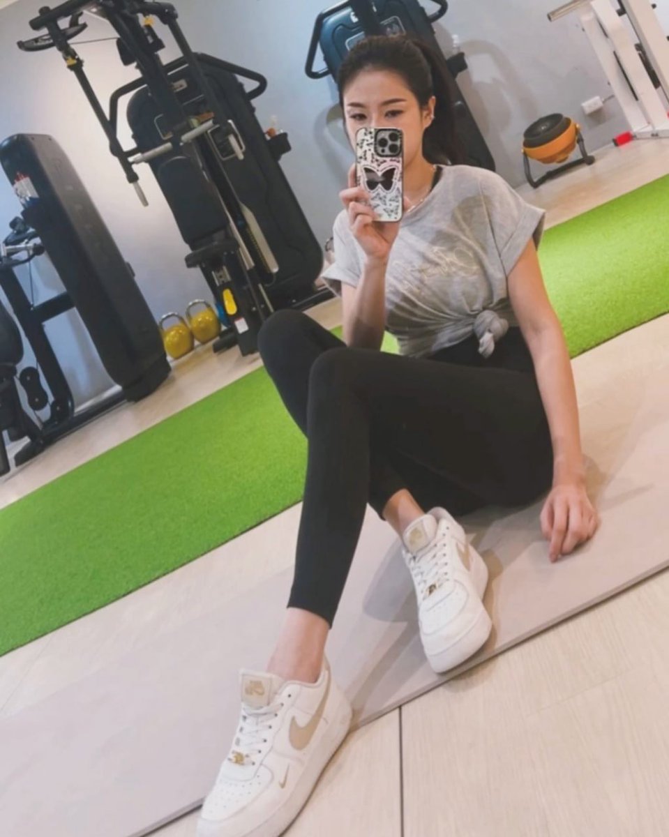 單親媽媽月如 tweet media