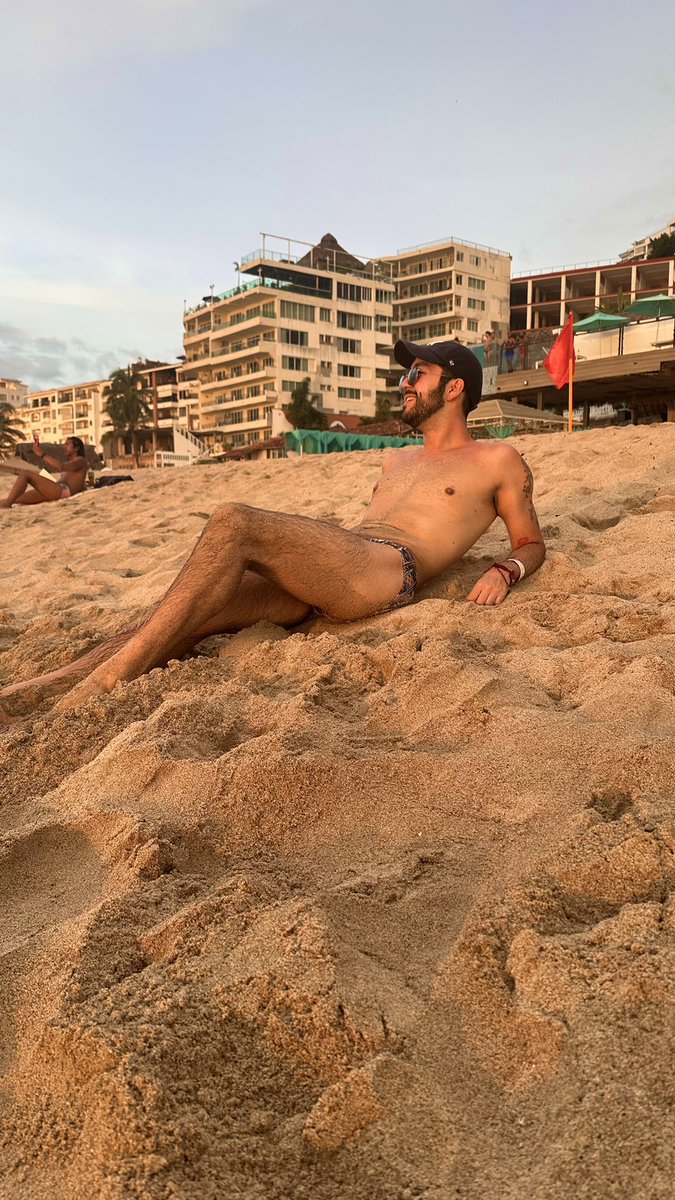 ItsBillyCochran's tweet photo. The summer I turned into a slut https://t.co/f11arnUagY