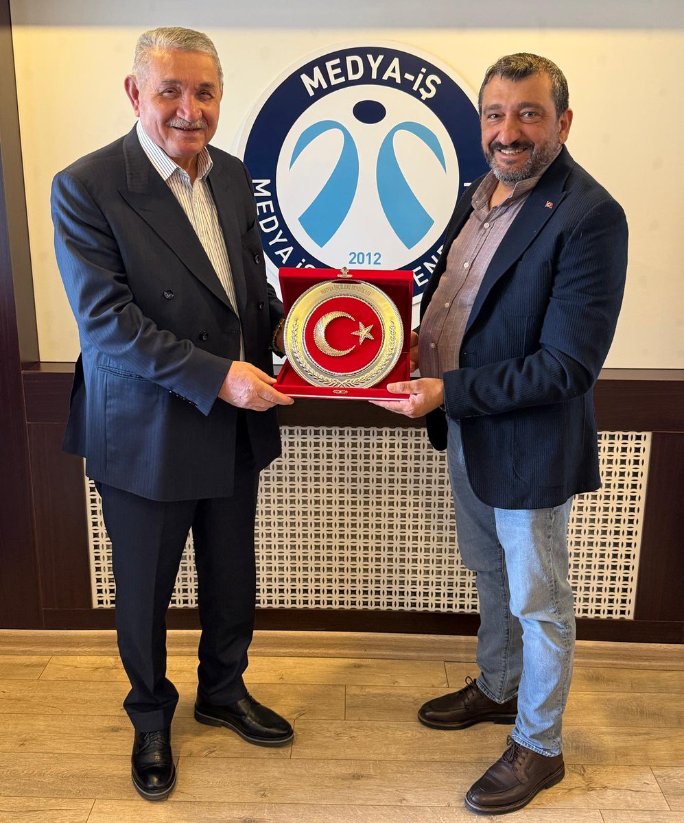 settaraslan's tweet photo. Medya -İş Sendikası Genel Başkanı Sn.Sezai Ballı’yı makamında ziyaret ederek güncel gelişmeler, çalışma hayatı ve sendikal süreçler üzerine verimli bir sohbet gerçekleştirdik.

Nazik ev sahipliği ve samimi misafirperverlikleri için Sayın Genel Başkan’a, ayrıca Genel Başkan Yardımcısı Sefa Özdemir’e teşekkür ediyorum.

@medyais