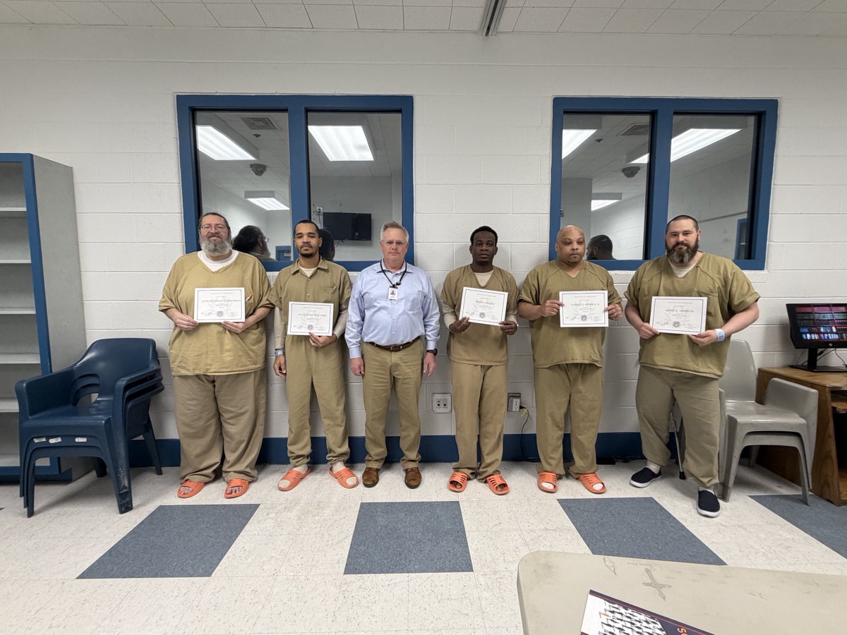 FailSafe_ERA's tweet photo. Social Values classes at RRJ (March–May)

A special thank you to our facilitators for their time and dedication: Louis Kelly for leading the men’s sessions, and Ashley Mason and Julie Webber for guiding the women’s sessions.

#FailsafeERA #ReentrySupport #BreakingTheCycle https://t.co/c8lG58fP0L