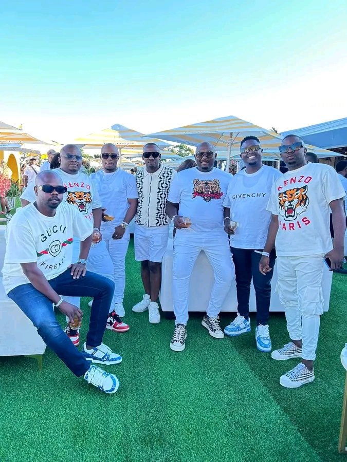 Thato tweet media